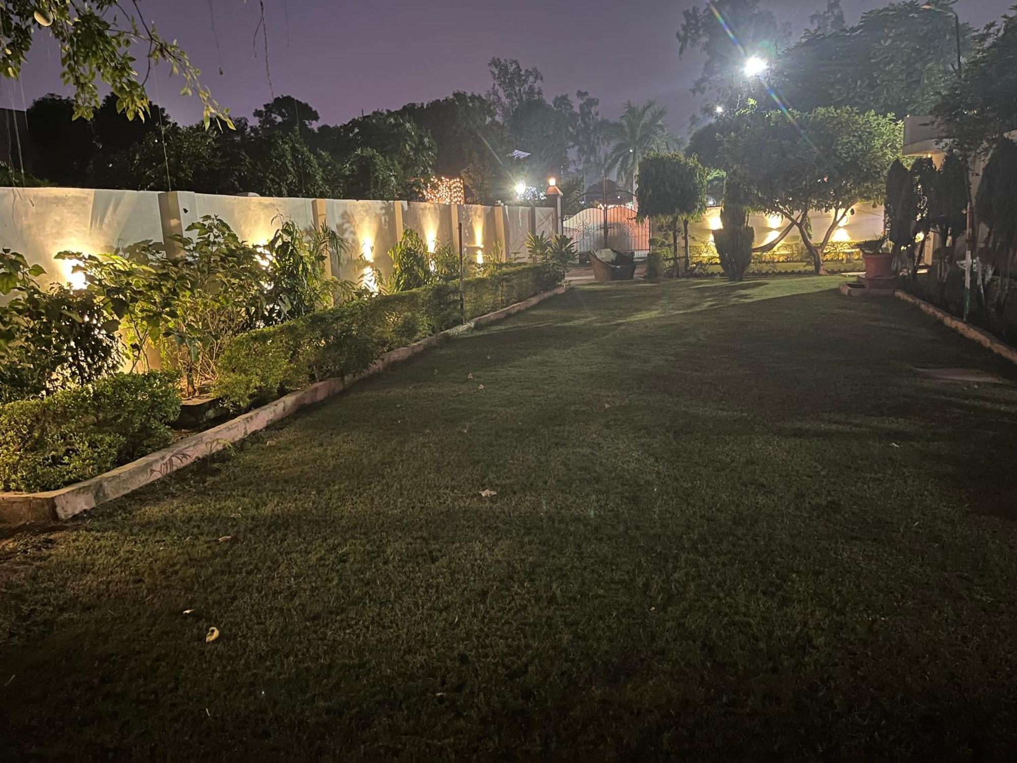 White House Villa Meerut Bagian luar foto