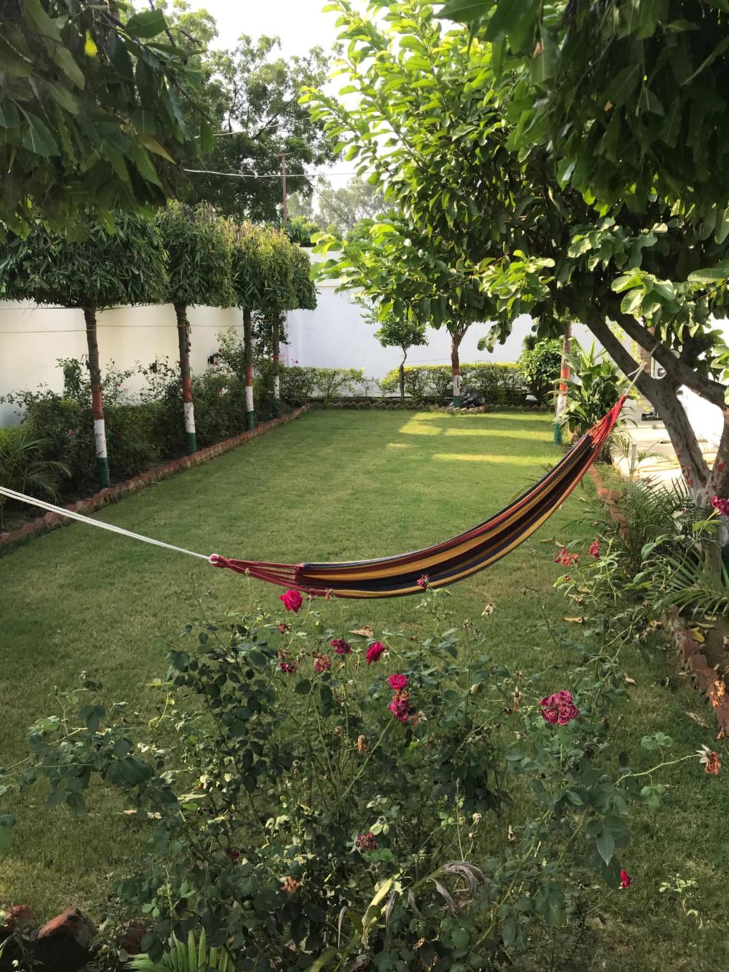 White House Villa Meerut Bagian luar foto